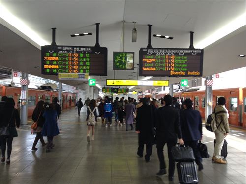 大阪環状線大阪駅の様子