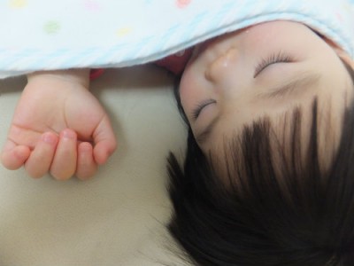 子供が夕方に昼寝