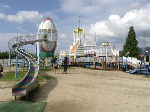 花園中央公園の大型遊具