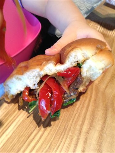 京都水族館ハーベストカフェ・京野菜恐竜バーガー