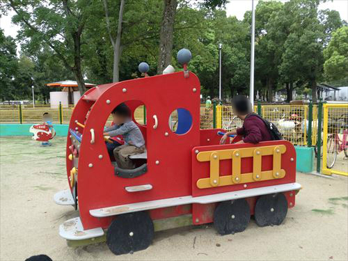 久宝寺緑地・よちよちランド・ミニ消防車