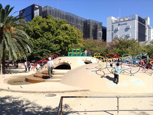 江坂公園の遊具・水遊び