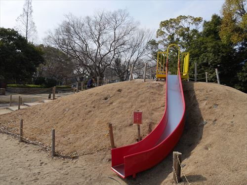 住吉公園児童遊戯場・6歳～12歳遊具・小学生向け・滑り台