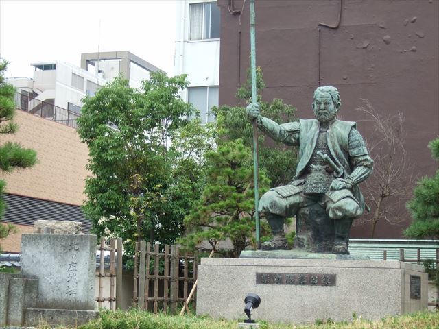 北の庄城址・柴田公園・柴田勝家像