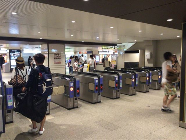 阪急電車・梅田駅・2階中央改札付近