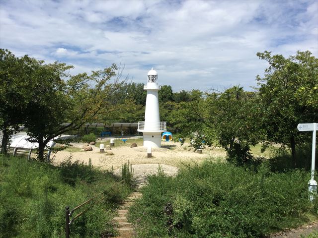 舞洲緑地・芝生公園と灯台