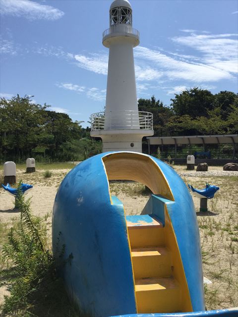 舞洲緑地公園・くじら滑り台