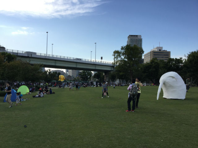 中之島公園の芝生広場