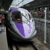 「エヴァンゲリオン新幹線（エヴァ新幹線）」新大阪駅20番ホームに到着