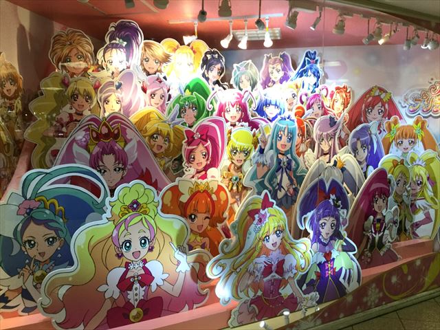 「プリキュアプリティストア」大阪本店、入口付近、プリキュアオールスターズ