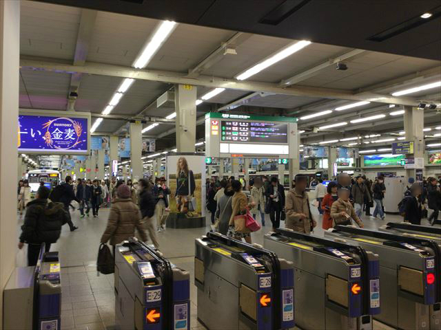 阪急電車「梅田駅」の改札付近