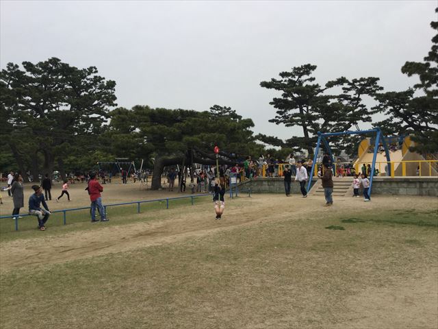 浜寺公園「北児童遊技場」ぶら下がって移動する遊具