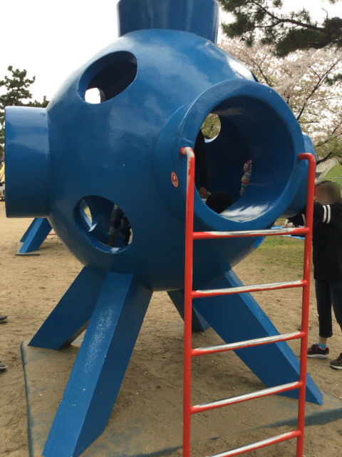 浜寺公園「南児童遊技場」輪のトンネル