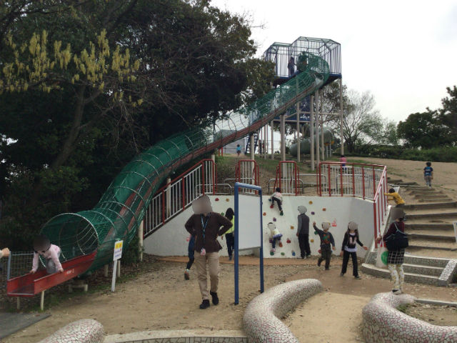 浜寺公園「高石児童遊技場」滑り台とロッククライミング