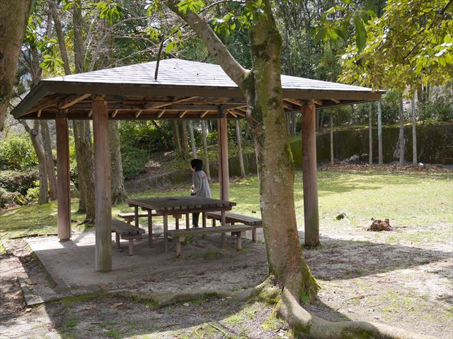 皇子が丘公園内の東屋