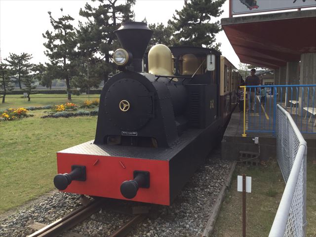 浜寺公園の汽車「浪速号」