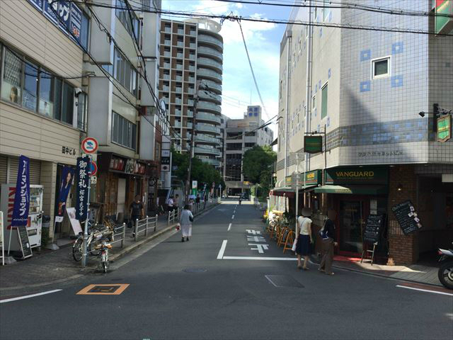 京阪京橋駅、喫茶「バンガード」