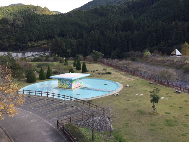 「平成榛原子供のもり公園」水遊びエリア