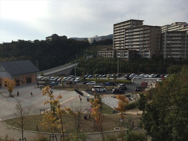 彩都西公園駐車場