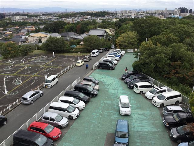 千里中央公園展望台の無料駐車場