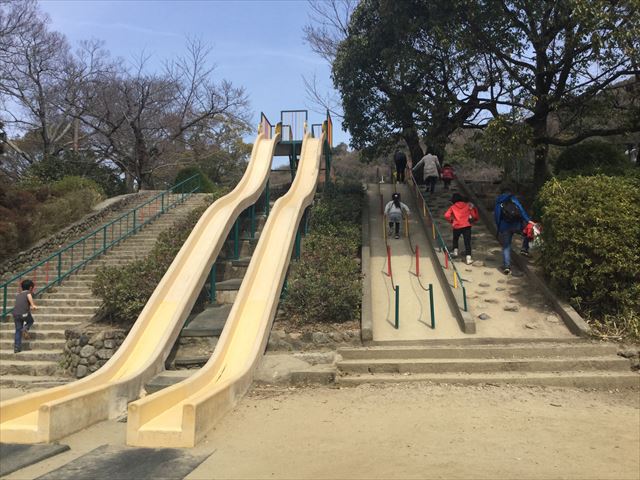 大阪府池田市「五月山公園」ロング滑り台