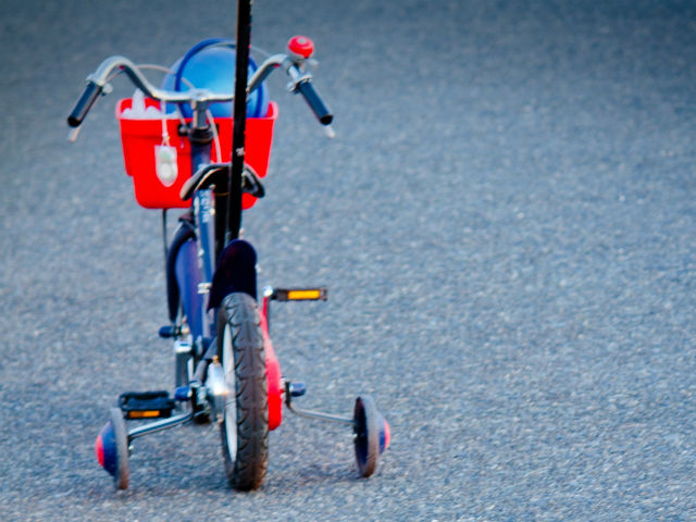 子供用自転車、補助輪付き