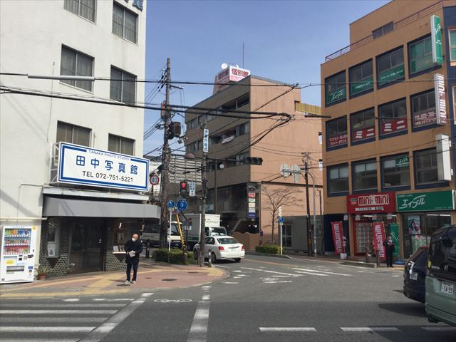 阪急池田駅前、田中写真館