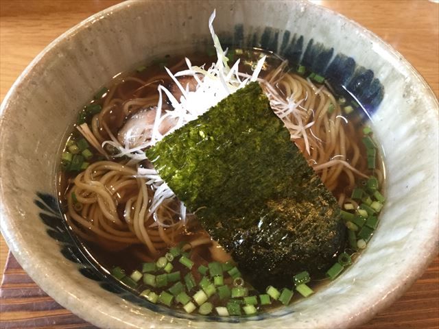 「布引ラーメン」の熊笹ラーメン