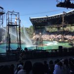 USJ「ウォーターワールド」のショーステージの一シーン、水しぶき