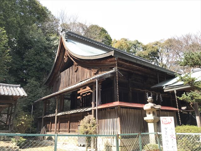 「自玉手祭来酒解神社」神輿庫