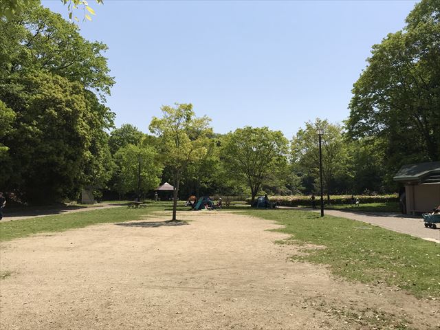 錦織公園「水辺の里」日陰がたくさんある様子