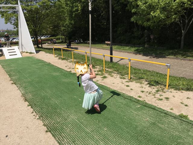 錦織公園「水辺の里」ターザンロープ