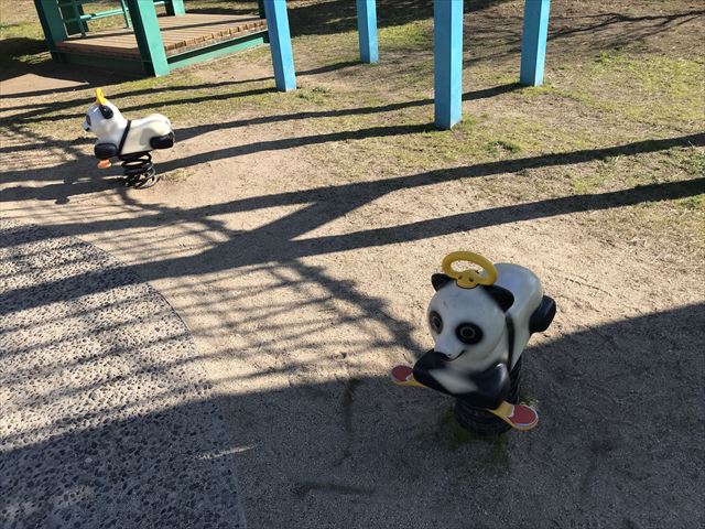 松原市「新町南公園」動物の乗り物