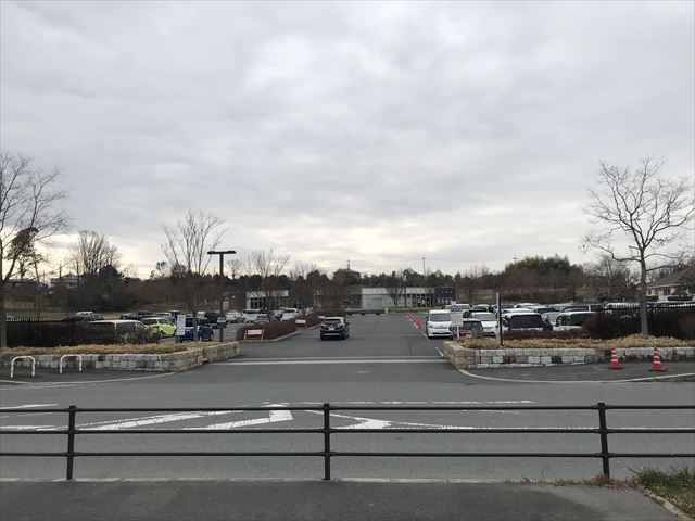 「馬見丘陵公園」北エリア駐車場