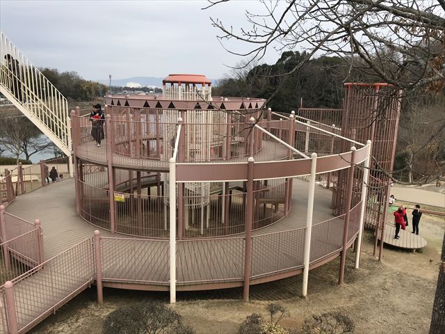 「馬見丘陵公園」大型遊具