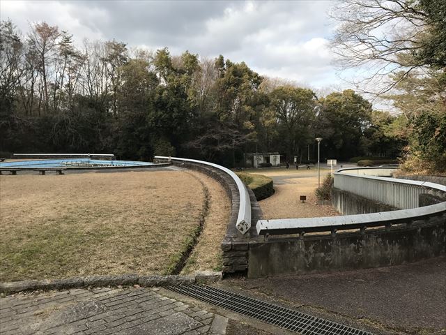 大渕池公園西地区、遊具エリアまで歩く道中