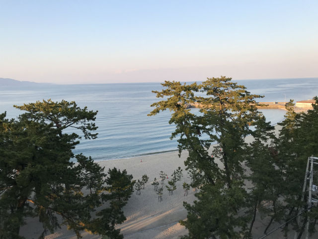 「夢海游 淡路島」から見た夕方の大浜海水浴場