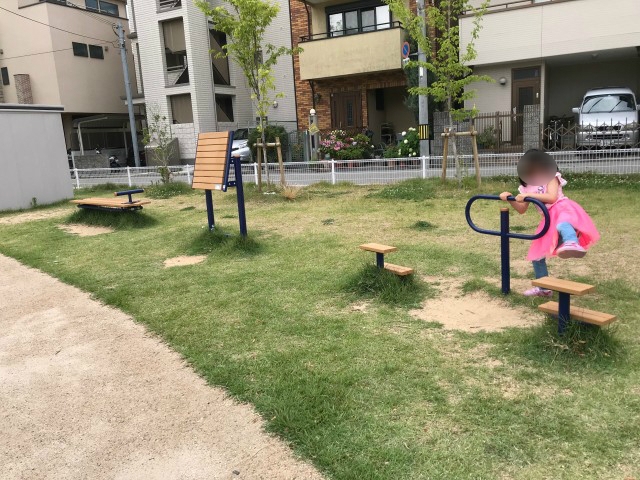 「三国ヶ丘公園」複数の健康器具