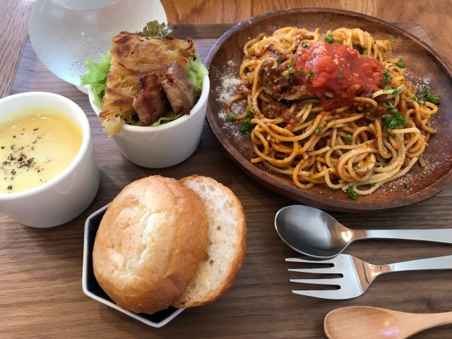 「カフェイコイ（CAFE icoi）」パスタランチ