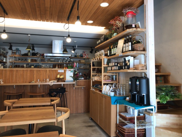 「カフェイコイ（CAFE icoi）」店内の様子