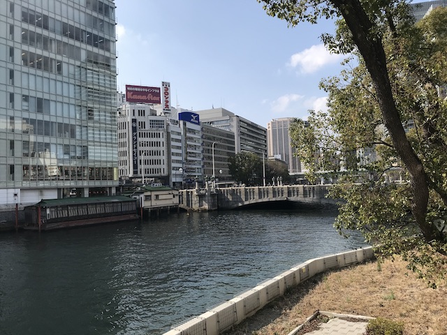 京阪本線「淀屋橋駅」と中之島