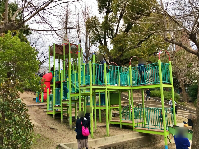 東高津公園の複合遊具