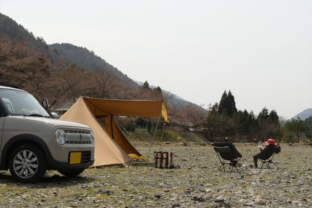 軽自動車、家族でキャンプ