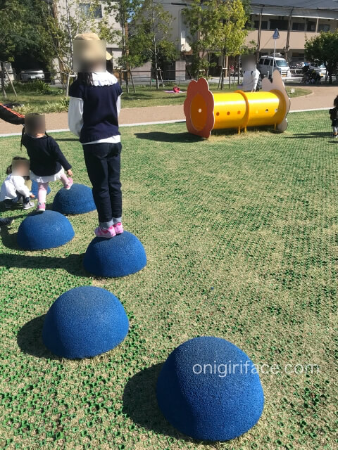 太枝公園「ちびっこ広場」の遊具