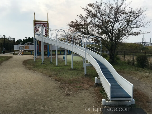 「西弓削公園」ローラー滑り台