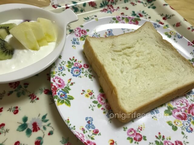 「銀座に志かわ」高級食パンを軽くトーストした