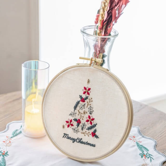 3COINSクリスマス2021・刺繍で作ったツリーデザイン