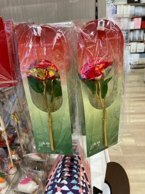 セリアお正月グッズ「椿の花」